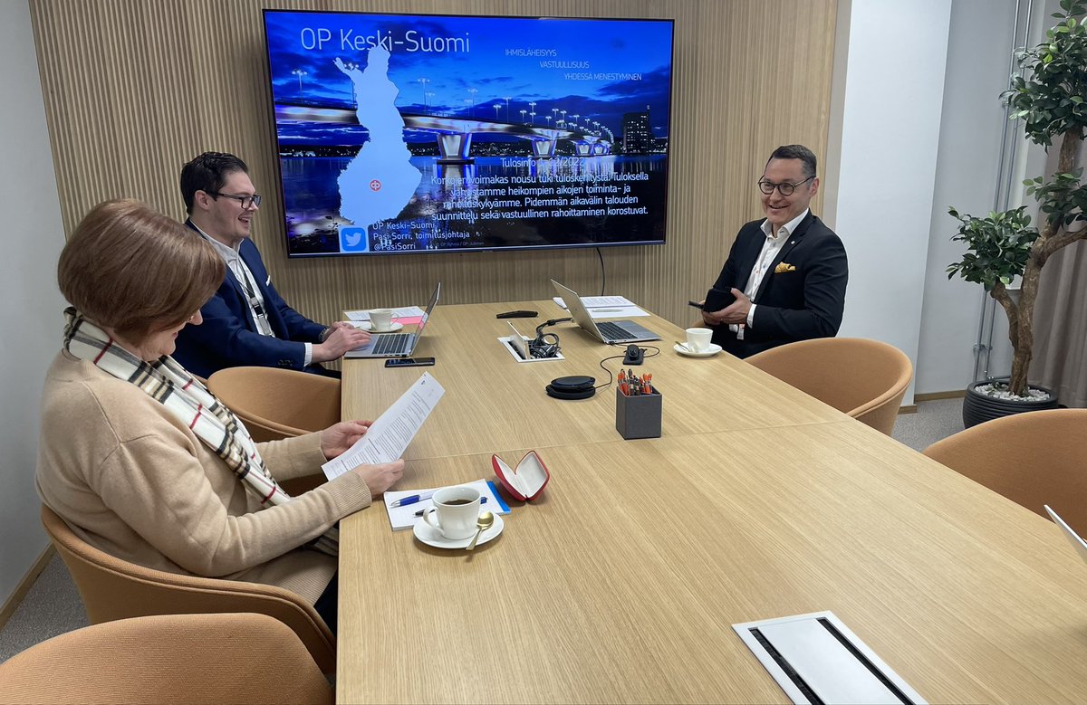 PiaSaikkonen's tweet photo. V.2022 erinomaisella tuloksella vahvistamme heikompien aikojen edellyttämää riskinkanto- ja toimintakykyä. V.2023 korotamme omistaja-asiakkaidemme  OP-bonuksia 30% ja toteutamme paikallisia vastuullisuustekoja 🧡
Monta syytä hymyyn😊 #opkeskisuomi 

Lue 👉https://t.co/pWBS5AwR9X https://t.co/qU17Z1QtUS