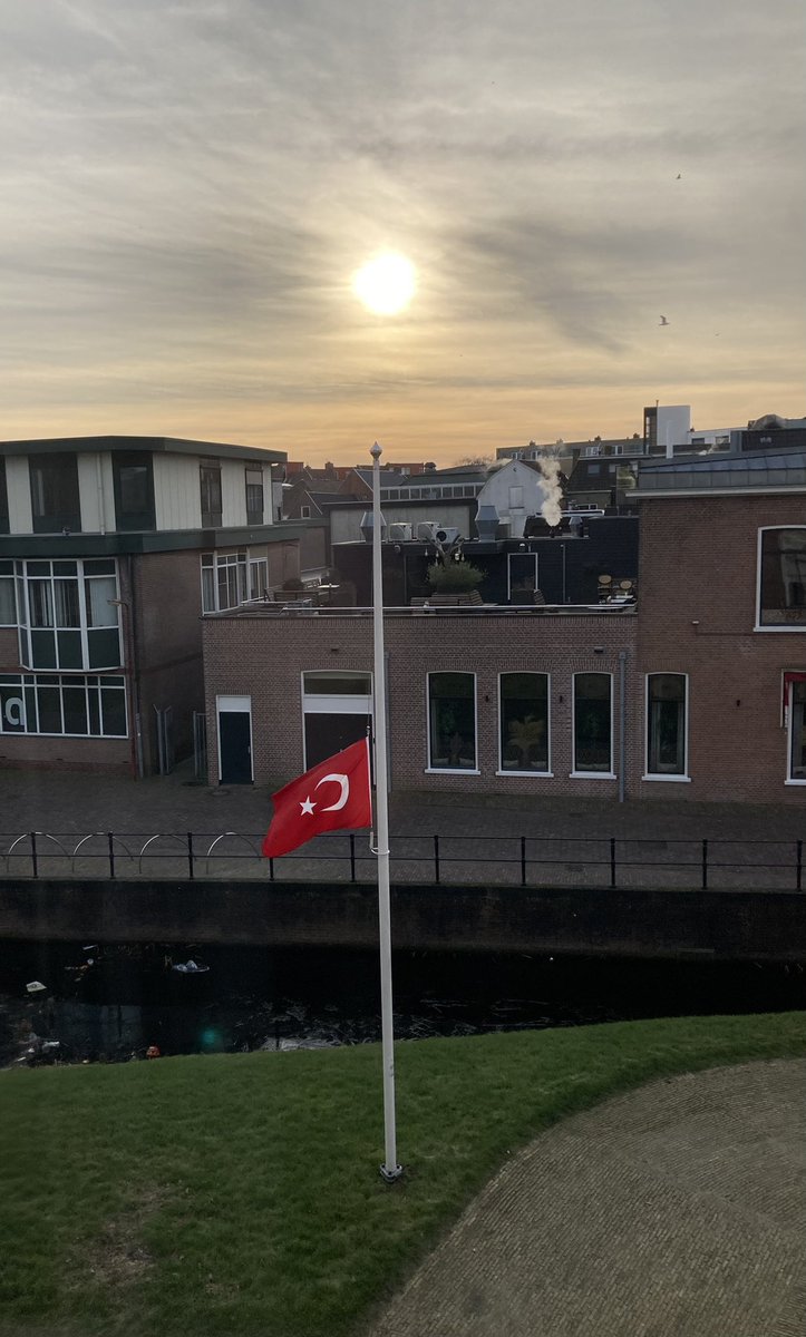 Ook in <a href="/Heerenveen/">Gemeente Heerenveen</a> een teken van verbinding. We leven intens mee met de slachtoffers van de aardbevingen in Turkije en Syrië.