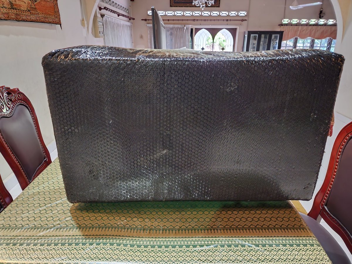 mfaudzinr's tweet image. Ho Ho Ho! What might this be? My Prism+ monitor is finally here with the Vesa mount too. Bought it online using GrabPay facility - 0% Interest 4 payments installment. Shall I do an unboxing later? Why not 😁.

#prismplusmalaysia #monitor #vesamount #IT #GrabPay