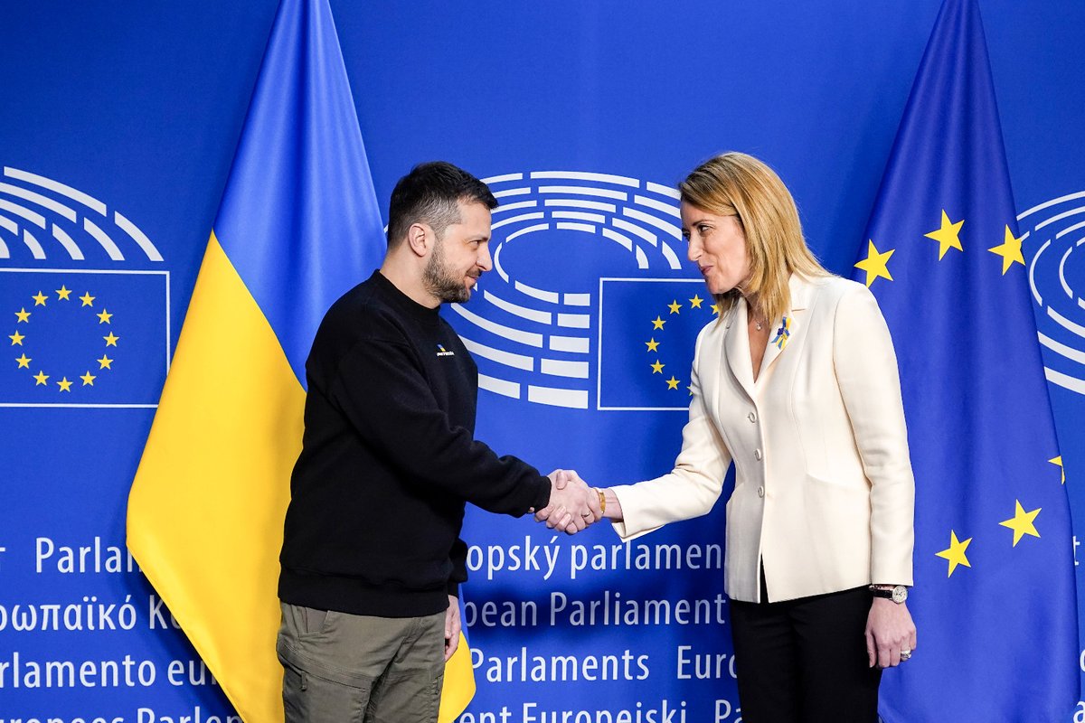 Welcome to the European Union <a href="/ZelenskyyUa/">Volodymyr Zelenskyy / Володимир Зеленський</a>! 

#SlavaUkraini 🇪🇺🇺🇦