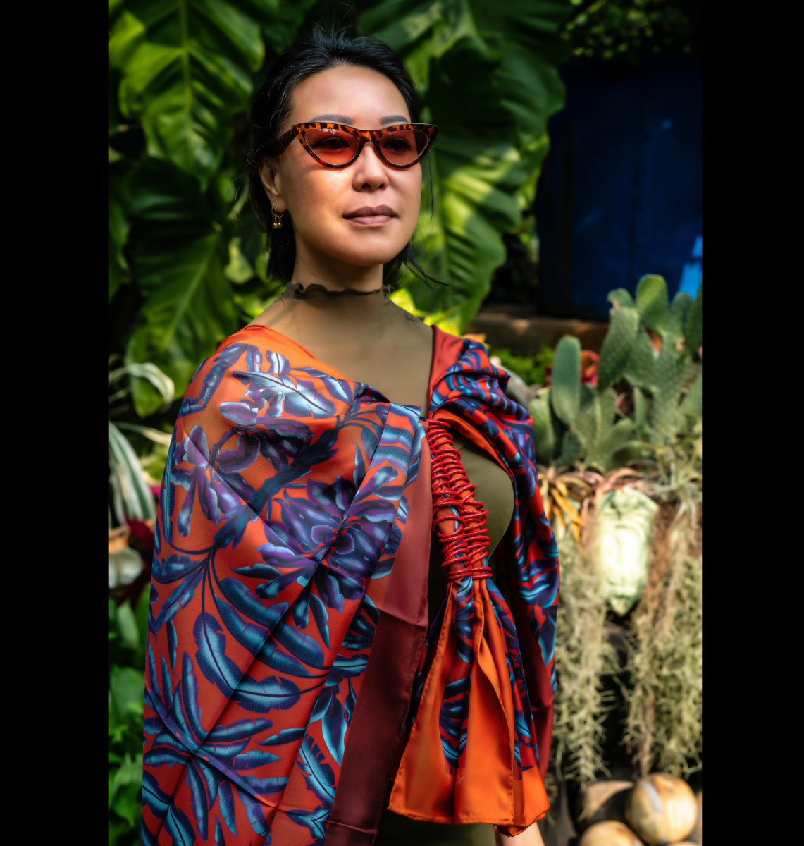 KurlanskyA's tweet photo. BLUE DRAGONS ON VERMILLION GROUND #silkeditions #designerscarves #aubreykurlansky #slatephuket our new silk scarfs (Limited-editions) the edges are rolled by hand and sewn with great skill - available to purchase directly from me or @inspiredbyles and @theslatephuket https://t.co/MsWIZIvgPr