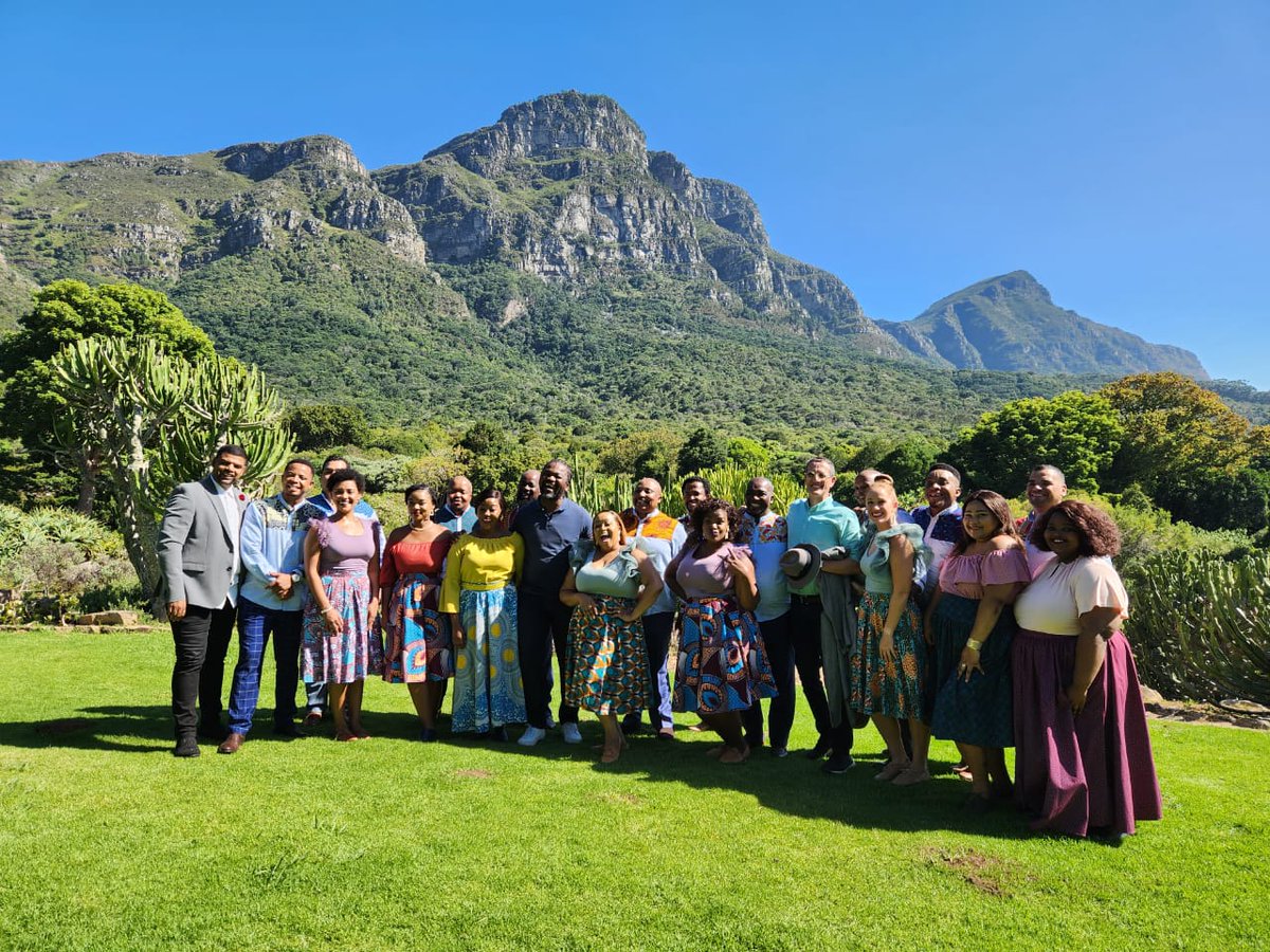 KirstenboschNBG's tweet photo. Some behind-the-scenes shots of news anchor and journalist Richard Quest from CNN, filming the Cape Town Opera in Kirstenbosch National Botanical Garden for his show Quest's World of Wonder.

#questworldofwonder #KirstenboschNBG #SANBI #CapeTownOpera https://t.co/VZewIqMckB