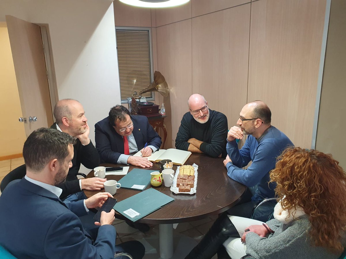 interiorcat's tweet photo. El conseller @joanignasielena es reuneix a l’@ajmediona amb l’alcalde @JuliSilvestre1 per analitzar la seguretat al municipi. “A Mediona hi ha 58,7 fets delictius per cada 1.000 habitants, notablement per sota de la mitjana de Catalunya”, explica. https://t.co/H9jcBr3eSL