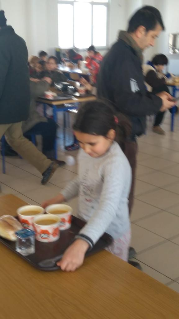 2. Seyyar Mutfak Ekibimiz Kahramanmaraş merkezde yemek dağıtımına başladı. Teşekkürler İsmet İnönü Mesleki ve Teknik Anadolu Lisemiz...