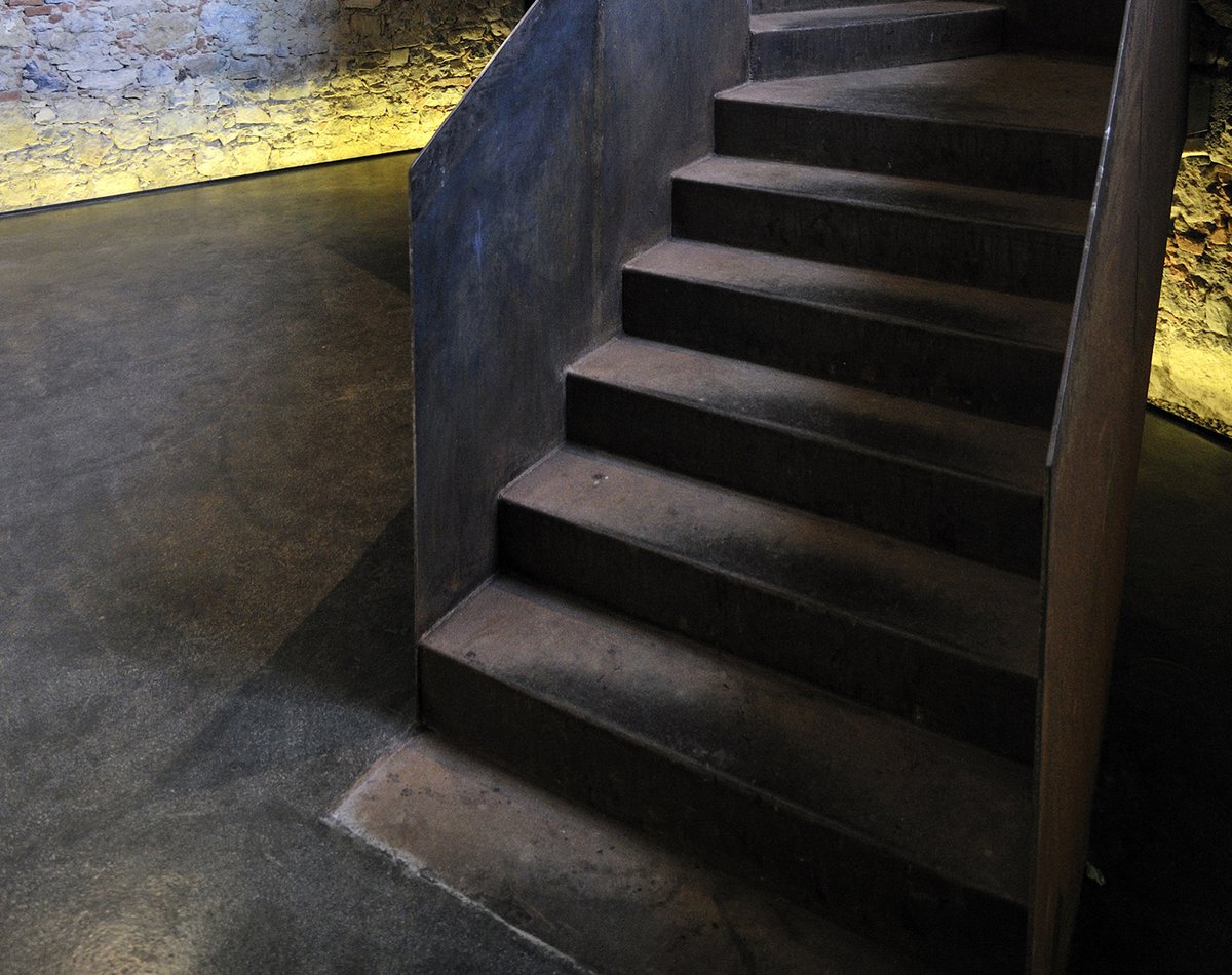 gartner_arch's tweet photo. "...we conducted only the most urgent renovation of the outer walls and equipped them with a simple iron staircase, which ascends to the top of the tower."
https://t.co/qtUmHpoe4U
#architecture #renovation #staircase #ironstaircase #tower #stone #celje #throwback #tbt https://t.co/MmKnDqK2Fe