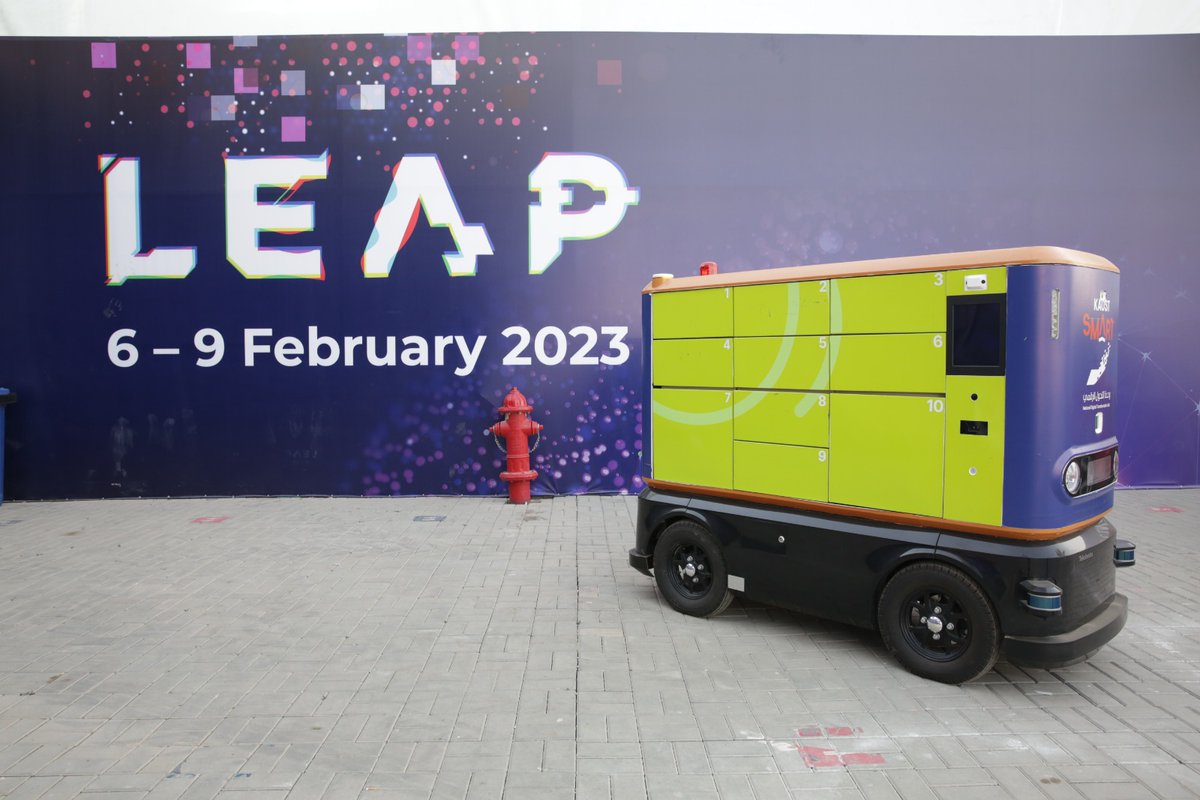KAUST_NewsAR's tweet photo. تعرفوا على مركبات #كاوست ذاتية القيادة المعروضة ضمن مؤتمر #LEAP23. حيث دفع باحثو الجامعة وشركاتها الناشئة الحدود للارتقاء بالقيادة الذاتية إلى المستوى التالي وساهموا في تحقيق #رؤية_السعودية_2030 من خلال توطين هذه القدرات وإشراك المواهب المحلية.
#KAUSTatLEAP #KAUSTSmart https://t.co/bTcqG5tsXe