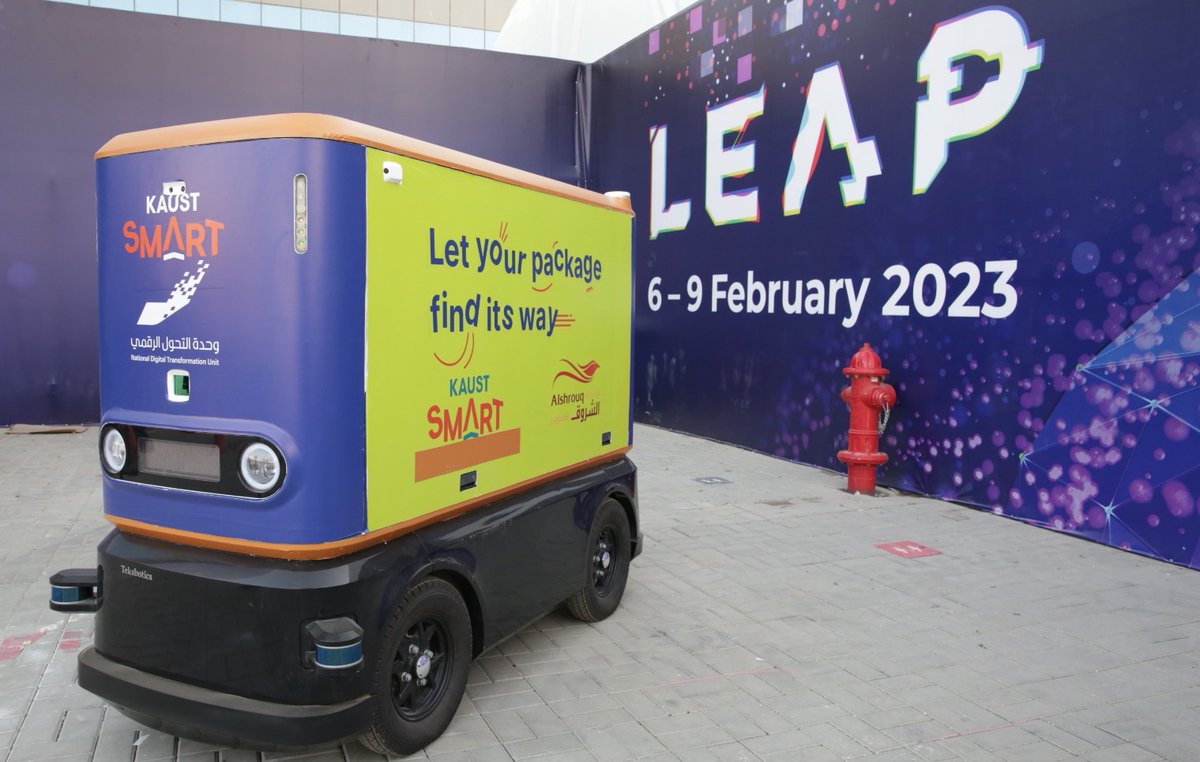 KAUST_NewsAR's tweet photo. تعرفوا على مركبات #كاوست ذاتية القيادة المعروضة ضمن مؤتمر #LEAP23. حيث دفع باحثو الجامعة وشركاتها الناشئة الحدود للارتقاء بالقيادة الذاتية إلى المستوى التالي وساهموا في تحقيق #رؤية_السعودية_2030 من خلال توطين هذه القدرات وإشراك المواهب المحلية.
#KAUSTatLEAP #KAUSTSmart https://t.co/bTcqG5tsXe