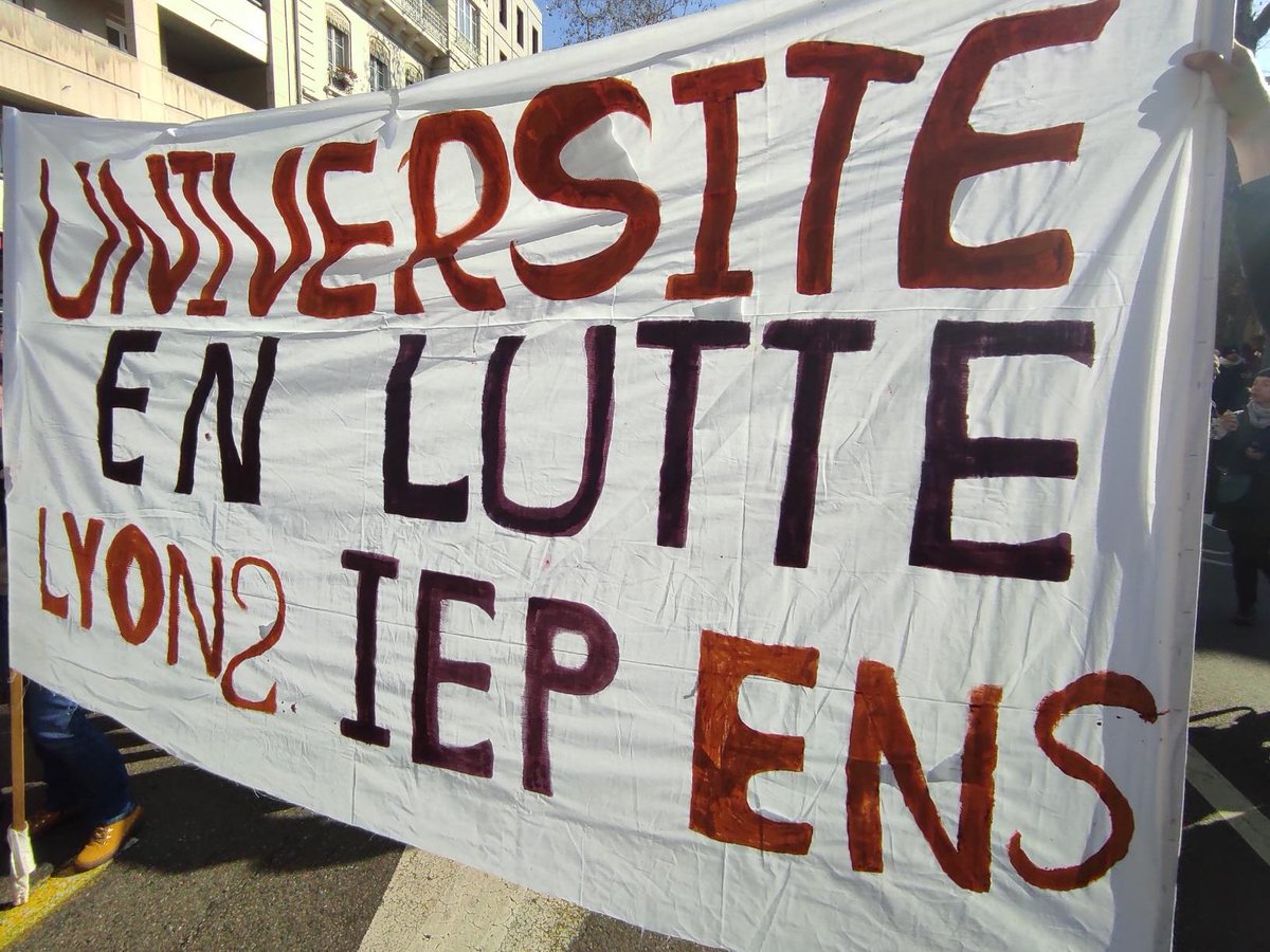 Collectif Des Non Titulaires de Lyon tweet media