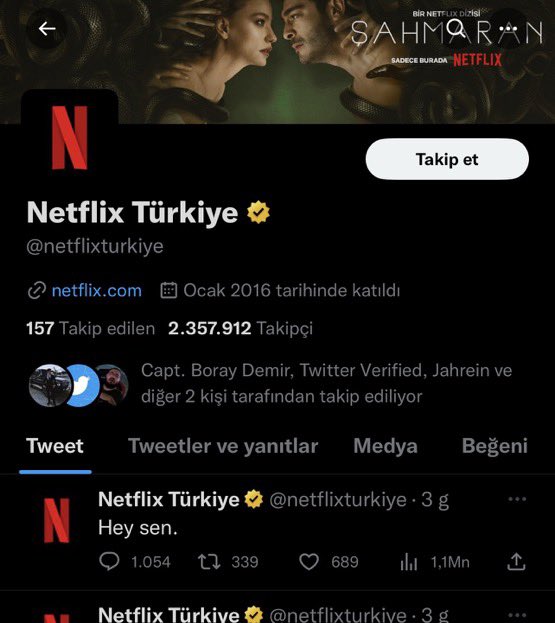 voiceofworldco's tweet photo. Türkiye’de yüz binlerce kullanıcısı bulunan Starbucks ve Netflix gibi markalar depremzedeler için destek açıklamak bir yana geçmiş olsun mesajı bile yayınlamadı. https://t.co/bzZyF7oSXj