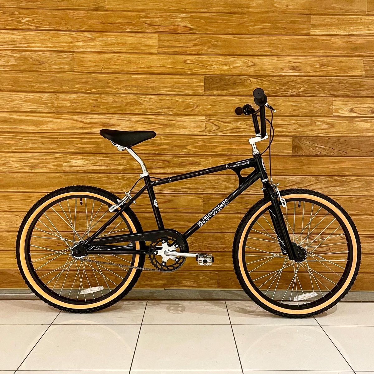 better_fukuyama's tweet photo. 若い方には新しく
知ってる方には懐かしい
オールドスクールなBMX https://t.co/R0QALjA1ES