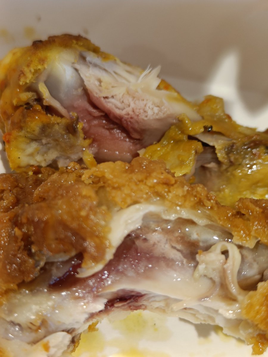 Vishnu_0807's tweet photo. @BurgerKing Today i choose BurgerKing over K*C..This is the what i got..in grilled chicken even my lips cover with blood coming out of your wing..then they gave me fried one i mark drops of oil dipped out from your wing...This is how you valued our money...very disappointed... https://t.co/PU2N7lOTMZ