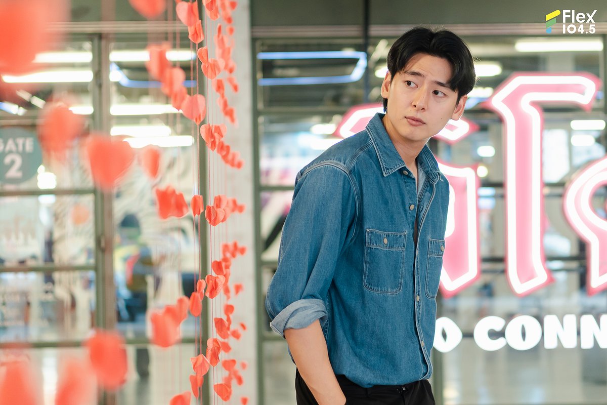 Flex_Connect's tweet photo. เปิดพิกัดถ่ายรูปธีม #วาเลนไทน์ สุดเก๋กลางใจเมืองที่สยามสแควร์ @ Lido Connect 
.
🥰 คนมีคู่ก็มาแชะภาพแบบหวานๆ 
😎 คนโสดก็เตรียมโพสต์ท่าให้ฉ่ำ
🤩 คนกำลังคุยก็มาถ่ายภาพเตรียมเปลี่ยนสถานะกันได้เลย
.
📌 พิกัดหน้า Lido Connect
.
#FlexConnect #Flex1045 #ValentinesWeek #naptvik https://t.co/T95LKWORqv