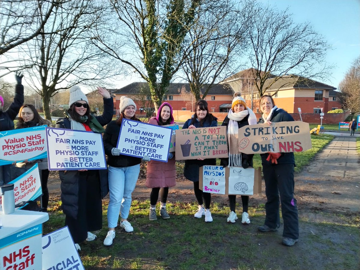 Striking to save our NHS 🪧🪧 #CSP4FairPay <a href="/thecsp/">Chartered Society of Physiotherapy (CSP)</a>