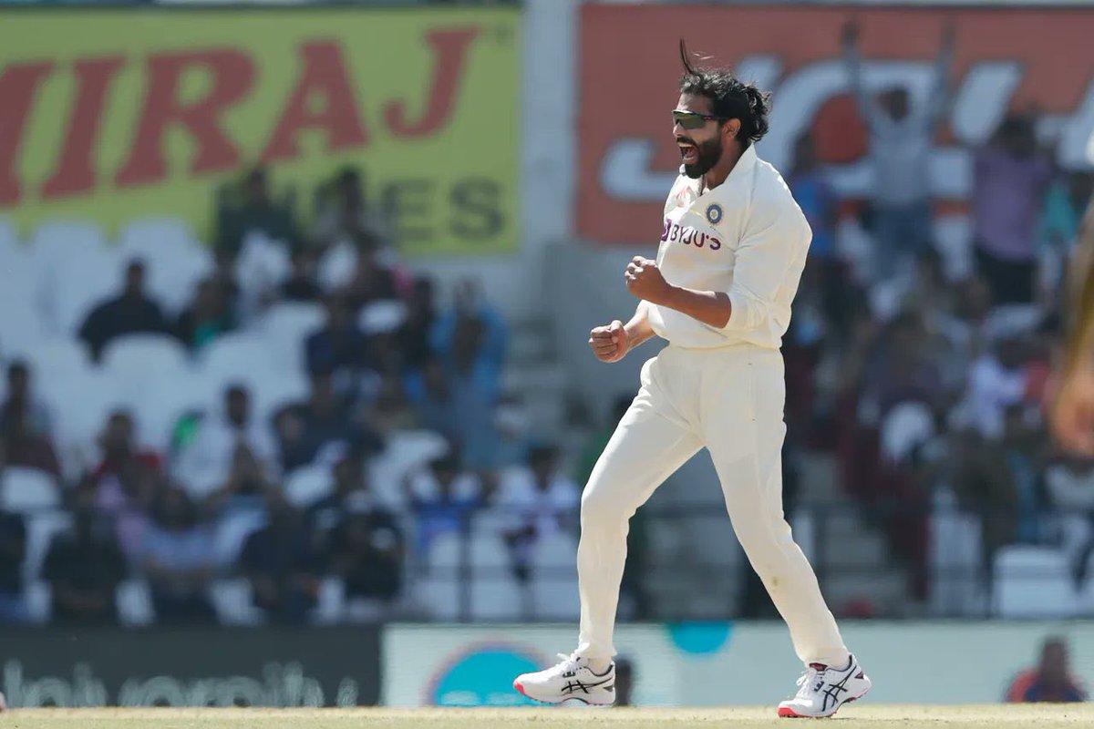 ImRaina's tweet photo. What a brilliant comeback by @imjadeja 🙌
Working like a magician always, congratulations on the 5 wicket haul champion! 🔥💯
#INDvsAUS https://t.co/DeejhCZYw0