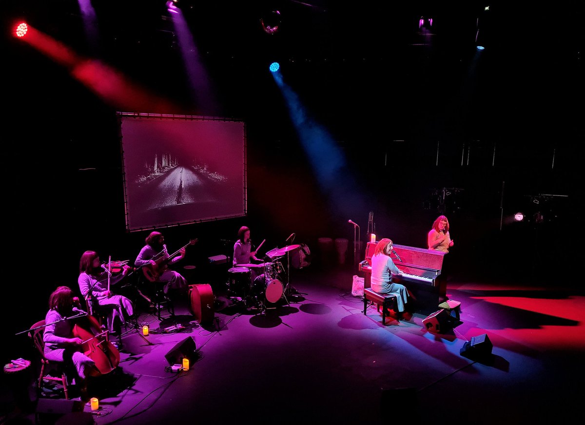 Joe2DP's tweet image. Had a very special week with @sueonthebus making #SongsFromAcrossTheSueniverse @ShermanTheatre! Daft, thoughtful and heartbreaking in equal measure. We're completely sold out but if you can sneak in somehow I'd highly recommend it! #WeAreAlive
#LightingDesign 💡💙