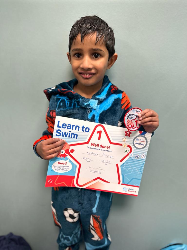 manishparmar's tweet image. Super proud of Vishaan, he just wants to keep on improving in everything he puts his mind too, he only started swimming in September but already has his puffin &amp;amp; level 1! @latimerprimary @ActiveLeicester #activelatimer #swimming #smiles