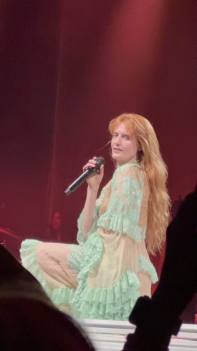 JoshDoyl's tweet photo. last night doesn’t feel real.. was so lucky to see this literal angel 😭🥹 https://t.co/dWwATGoTKk