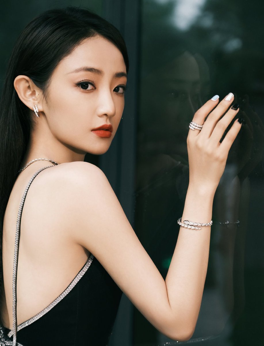 mdramagirl's tweet photo. [Thread #1semaine1actrice #1semaine1acteur #1week1actress #1week1actor]
▪️ #WuJiayi (#吴佳怡). https://t.co/D3ETR977yn
