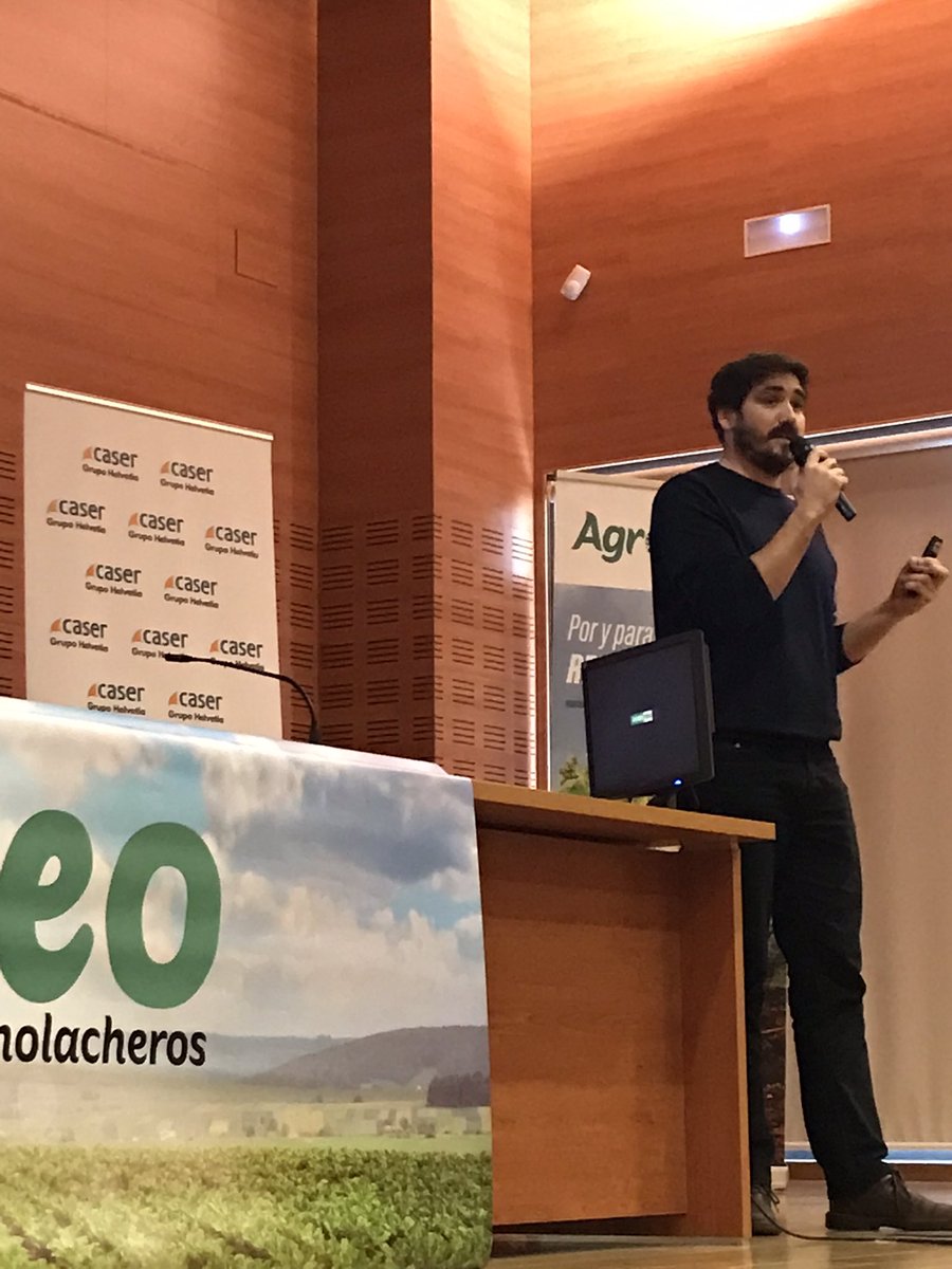 El acto de hoy de la Asamblea de <a href="/AgroTeo/">Teo Agro</a> cuenta con el apoyo incondicional de nuestro partner @caser. Muchas gracias por estar ahí siempre.❤️❤️❤️@ivanmartingom en acción actualizando las novedades de #agricultura de precision