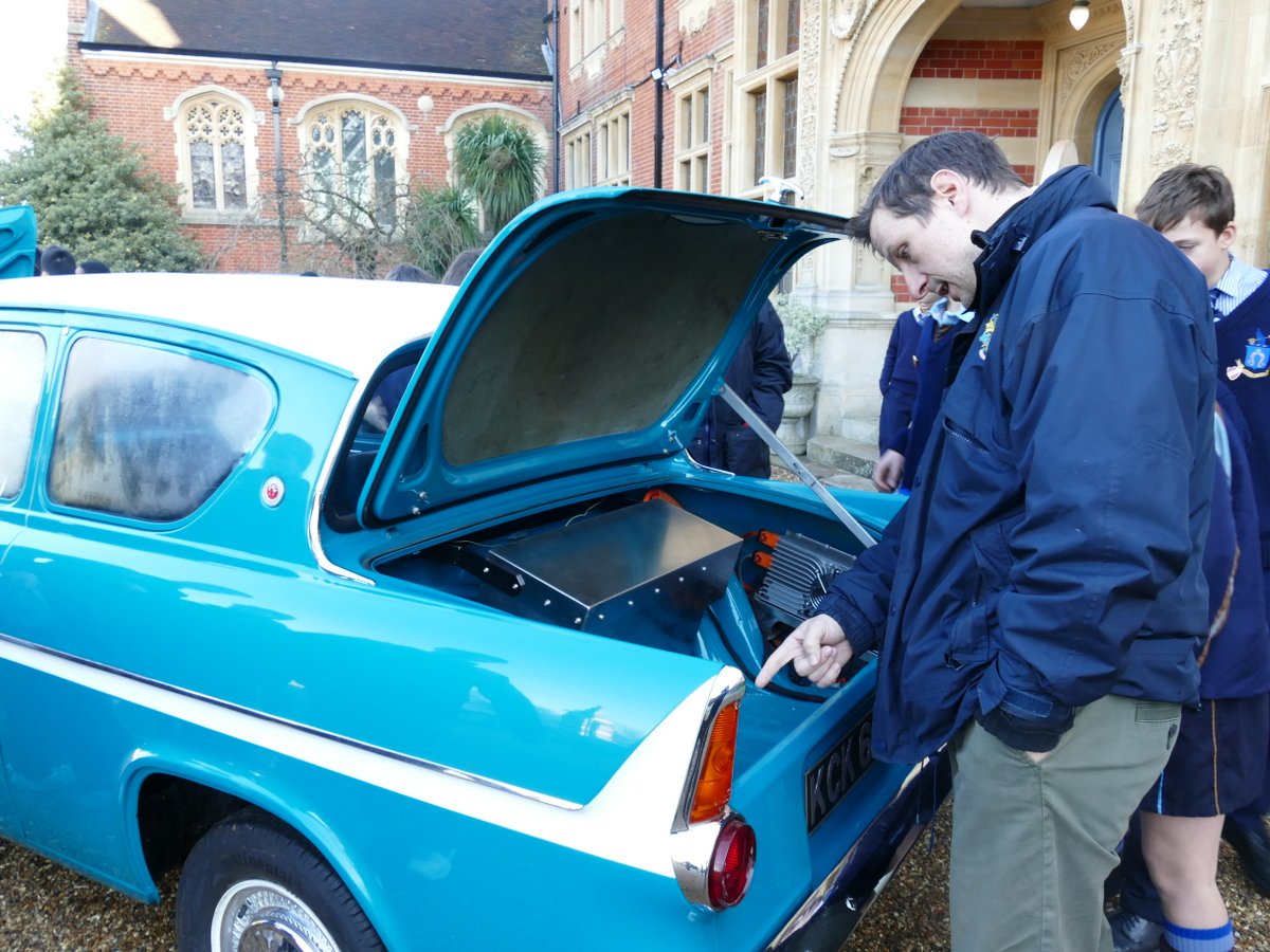 SJBWindsor's tweet photo. No this isn't a car ad...
It's STEAM week at SJB! The boys have been enjoying a jam-packed week of activities, and yesterday Upper School boys were treated to a visit from Mr and Mrs Hertzke and their two electric cars. ποΈπ #SJBWindsor #SJBfun #SJBinspire https://t.co/pxe651yA34