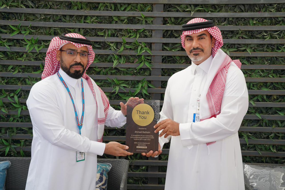 BAES_AI's tweet photo. كعادة الشركة دائما بالاهتمام بالموظفين المميزين، تم تكريم عدد منهم من قبل الرئيس التنفيذي د. عبداللطيف آل الشيخ نظير أدائهم الذي تجاوز التوقعات في عام ٢٠٢٢.
نشكرهم ونتوقع منهم المزيد في ٢٠٢٣. https://t.co/1Uj1y4cL5y