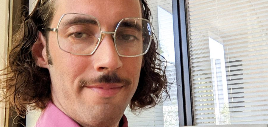 [Noticias]

<a href="/muyaio/">muyaio</a> presenta nuevo single: ‘El Algoritmo’. ¡Descubre la web creada por el músico para descubrir artistas emergentes!

➡️ musicazul.com/noticias-muyai…

#Muyaio #ElAlgoritmo