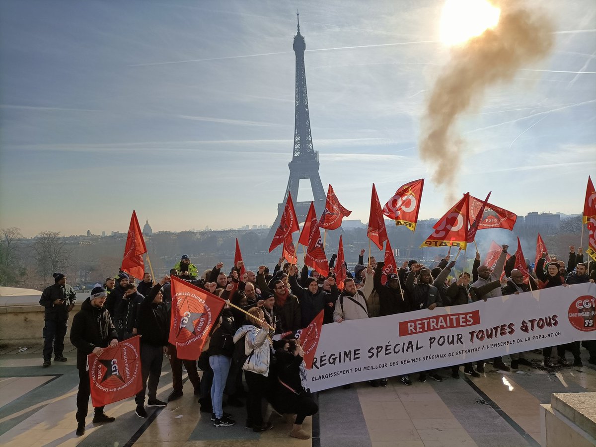 La contestation de la #ReformesDesRetraites s'invite au Trocadéro