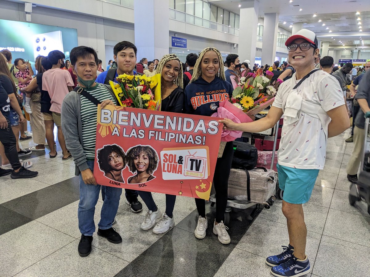 SolLunaTv's tweet photo. Ya estamos en Filipinas! Muchas gracias por tan bello recibimiento #SolLunatics 

#Philippines #travel https://t.co/dYuN1fbqlq