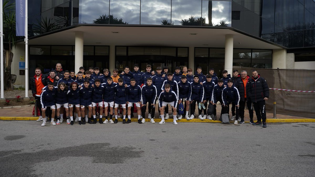 ffrm_se's tweet photo. 👋😀 ¡YA ESTAMOS EN CÁDIZ 📍!

✅ ¡Estamos a 24 horas de debutar en la 'Fase Oro' del Nacional S-16/S-14!
✅ ¡Estamos ilusionados con este difícil y a la vez bonito reto!
✅ ¡Estamos listos para luchar!
✅ ¡Estamos 'ready' para pelear por entrar en la fase final!

#VamosFFRM 💪⚽ https://t.co/Jj8DtEcqgi
