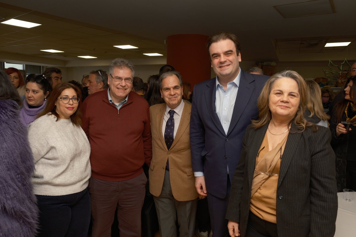 Υπουργείο Ψηφιακής Διακυβέρνησης (@mindigitalgr) on Twitter photo Στη βασιλόπιτα του συλλόγου εργαζομένων του <a href="/MinDigitalGr/">Υπουργείο Ψηφιακής Διακυβέρνησης</a>. Πίσω από τα συστήματα βρίσκονται οι γνώσεις και η δουλειά αυτών των ανθρώπων. Η ψηφιακή πρόοδος της Ελλάδας έχει την υπογραφή όλων τους. Στη βασιλόπιτα του συλλόγου εργαζομένων του <a href="/MinDigitalGr/">Υπουργείο Ψηφιακής Διακυβέρνησης</a>. Πίσω από τα συστήματα βρίσκονται οι γνώσεις και η δουλειά αυτών των ανθρώπων. Η ψηφιακή πρόοδος της Ελλάδας έχει την υπογραφή όλων τους.
