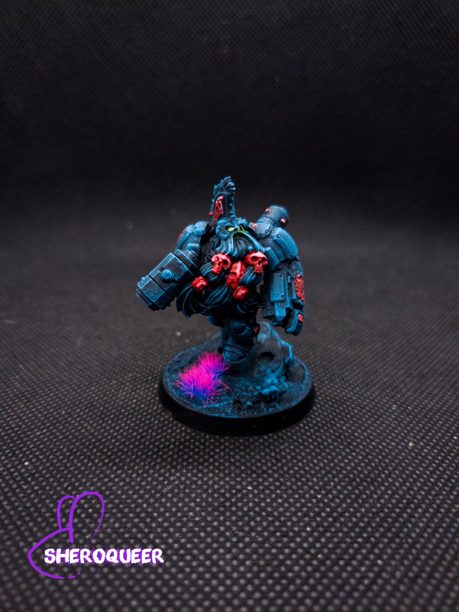 SHeroQueer's tweet photo. Votann SynthChampion #PaintingWarhammer
#miniaturepainting
#WarhammerCommunity
#PaintSlam23 @JewelKnightJess @MommaNegan @warhammer https://t.co/oOChAY5Ord