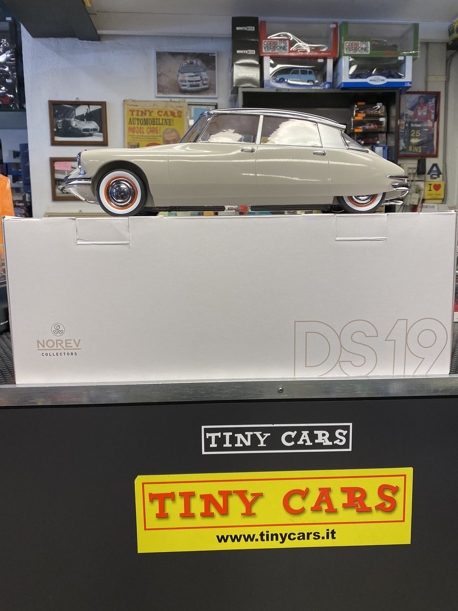 cars_tiny's tweet photo. Citroen DS 19 Norev Scala 1:12 #tinycars #citroen #citroends #citroends19 #madeinfrance #norv #diecast #scalemodel #modellismo #scala112 #scale112 https://t.co/mLMnpiweKn
