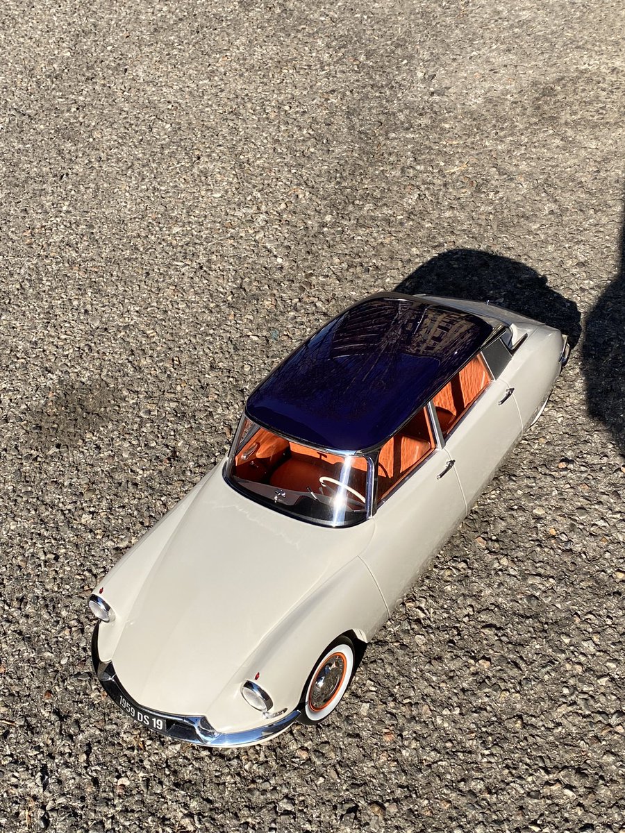 cars_tiny's tweet photo. Citroen DS 19 Norev Scala 1:12 #tinycars #citroen #citroends #citroends19 #madeinfrance #norv #diecast #scalemodel #modellismo #scala112 #scale112 https://t.co/mLMnpiweKn