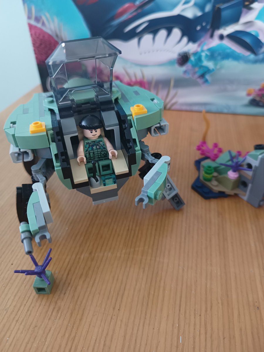 pebarn's tweet photo. @Argos_Online, @ArgosHelpers, #argostesters This was a fun build, the Avatar Payakan the Tulkun &amp; Crabsuit (75579), 761 pieces, 3 figures including 2 N'avi! Not too challenging so kids enjoyed it and now getting lots of play! https://t.co/SgfnWXQ1QM