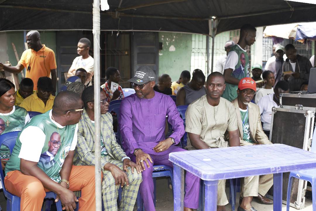 commodoreofhope's tweet photo. Commodore of Hope's meeting with the Obidient group at Owhe Ologbo in Delta South Senatorial District.
#commodoreofhope
#commodoreomatseyenesiama
#feb25th2023elections
#deltasouthsenatorialdistrict
#deltasouth4commodorenesiama
#deltasouth4nnpp
#messageofhope
#goodrepresentation https://t.co/nfSv8xpjz1