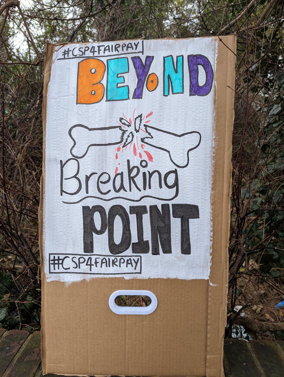 hanjroberts's tweet photo. So much love and support around Bromley from people walking past and car honkers #CSP4FairPay @thecsp #beyondbreakingpoint https://t.co/UZ10Kbqn30
