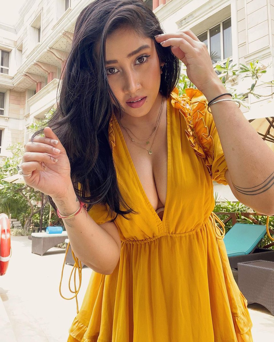 S0FIA_OFFICAL's tweet photo. #SofiaAnsari #Official 💅💅💫 https://t.co/bU4hqS06Iq
