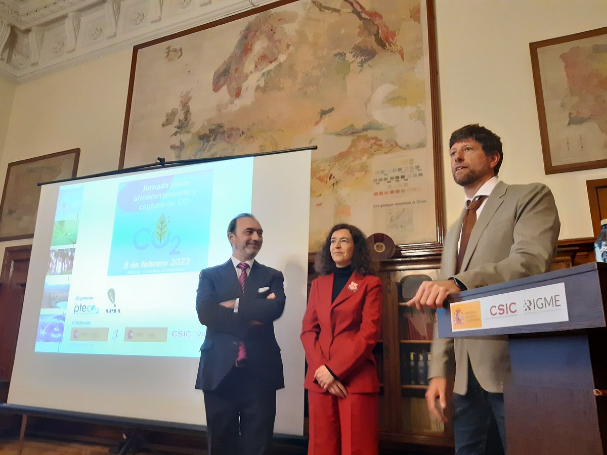 IGME1849's tweet photo. 📢Arrancan las Jornadas de almacenamiento y captura de CO2 👌🏽Presenta José Mediato (Directorde https://t.co/3LAOTfAyi9 Recursos para la Transición Ecológica del #IGME_CSIC) Maria García (presidenta de #APIA) Pedro Mora (presidente de #PTECO2) @APIA_es https://t.co/bEM2371DgD
