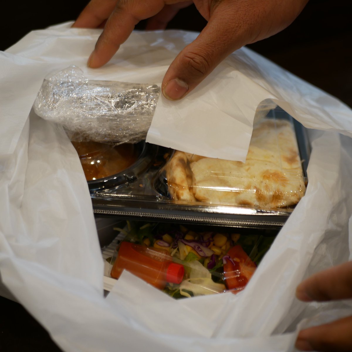 Yass_Curry2007's tweet photo. お持ち帰り弁当580円(税込)〜ご用意しております。
お好きなカレーとナン又はライスが付くシンプルな弁当よりサラダやタンドリーチキンも入るデラックス弁当もございます。日替わりカレーなどはお気軽にお電話ください。0285-22-8855 https://t.co/XXUee8ur75