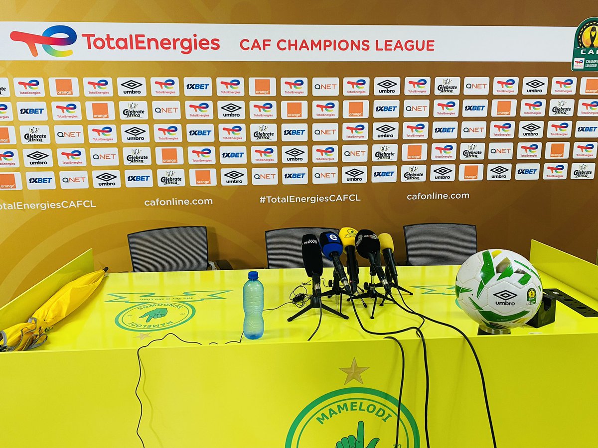 TheeSportsGuy01's tweet photo. #ALL_SET
@Masandawana Head Coach to speak to us in anticipation of their clash against #AlHilal in the @CAFCLCC this weekend. #CAF #Sundowns https://t.co/ZzbXQL2x9u