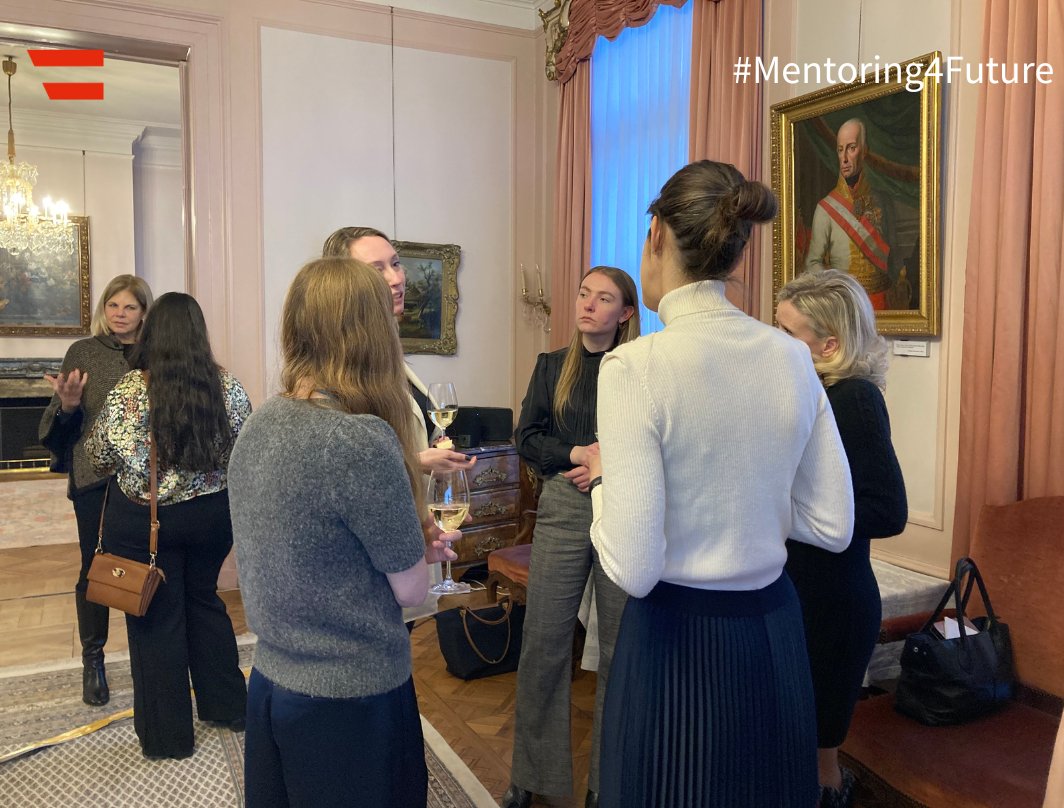 AustriainNL's tweet photo. 11 mentors and 21 mentees participated already and #Mentoring4Future continues! On 8 Feb mentors and mentees reunited in the 🇦🇹 Residence. @AntoPdeSousa kicked off the event with a keynote on the #ICC Strategy on Gender Equality and Workplace Culture. https://t.co/gAzPwJGL2L