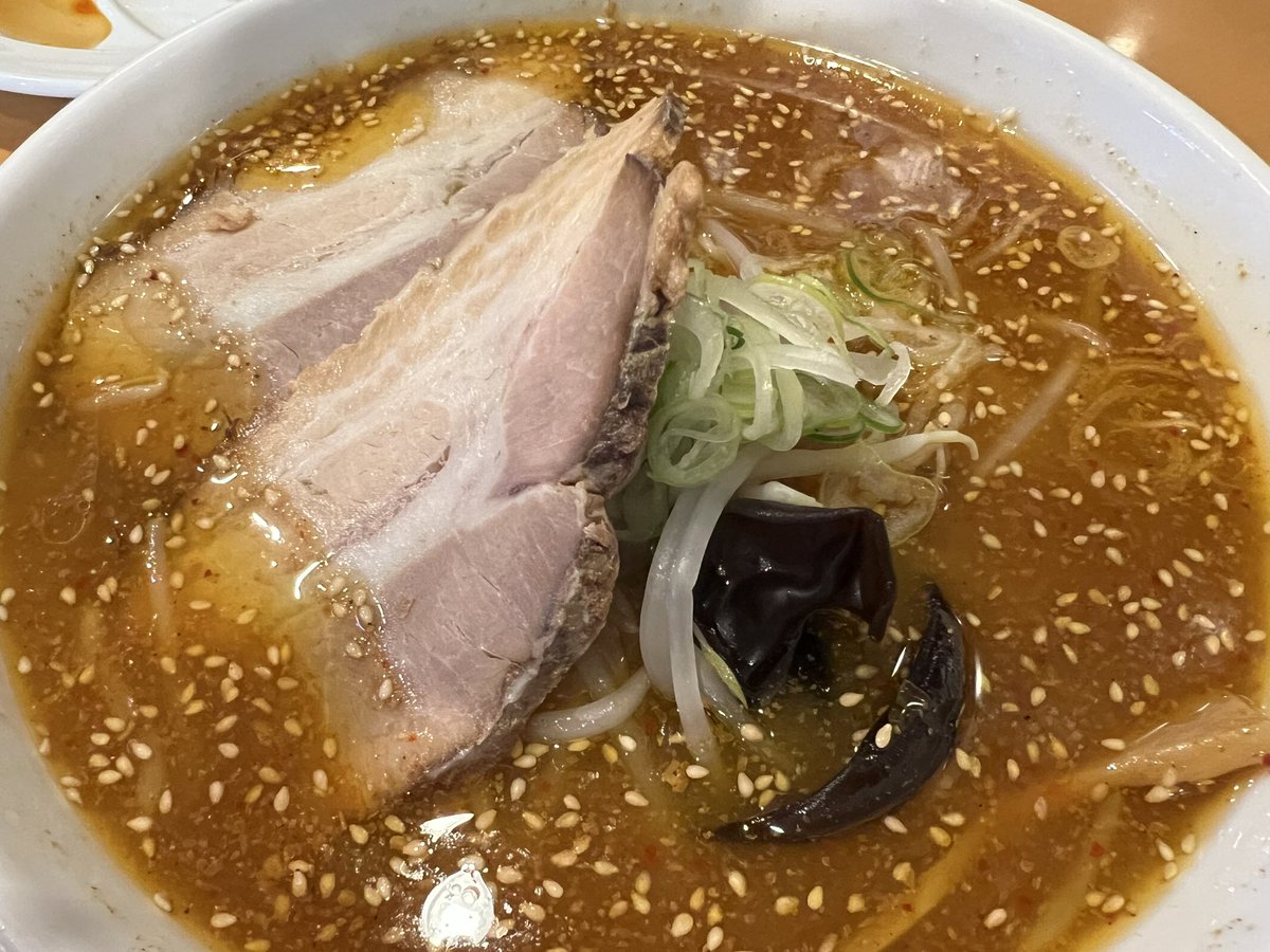 HOKKORIsun_f's tweet photo. 久しぶりにラーメン＆餃子

#たけよし　#室蘭 https://t.co/DamMeAESbb