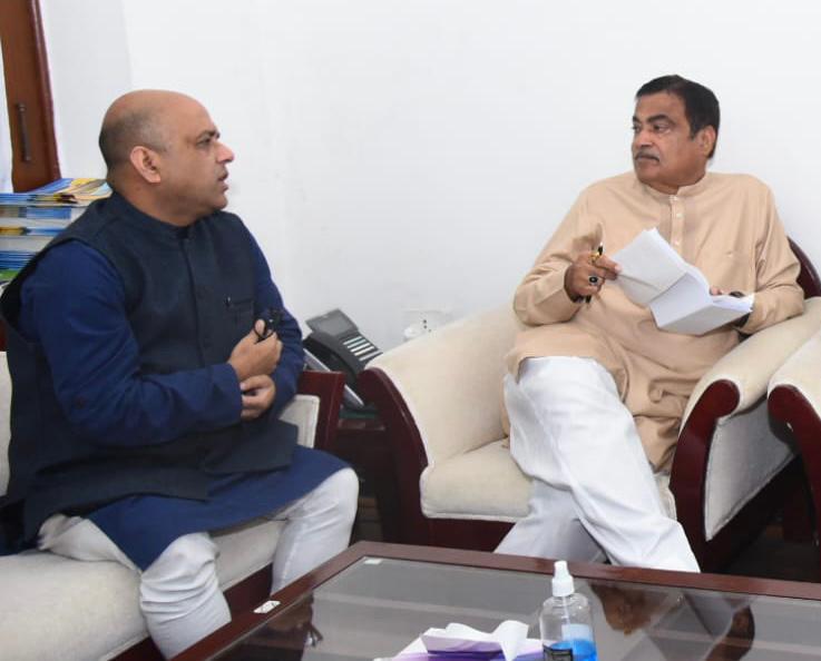 drrajdeeproy's tweet photo. In continuation of our earlier discussion appraised Shri @nitin_gadkari Ji #MORTH regarding the current status of #Balacherra to #Harangajao and #Jatinga to #Nirimbunglo section of MahaSadak #NH54. 

Requested his kind intervention for the speedy completion of the project. 🙏 https://t.co/ktRzO8R6N6