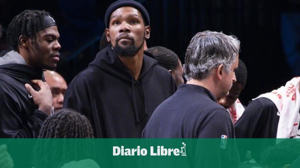 DiarioLibre's tweet photo. ๐|#DeportesDL | Kevin Durant pasa a los Phoenix Suns
๐https://t.co/NQ8Zquhui0
#DiarioLibre #KevintDurant #PhoenixSuns #NJNets #NBA https://t.co/Jq7pLA6GM4