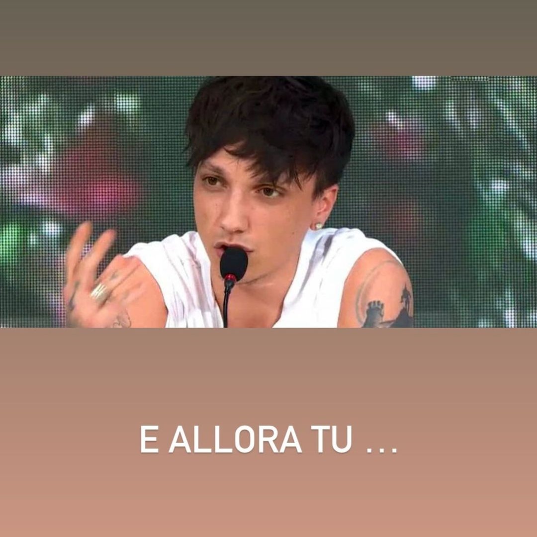 mindofvale's tweet image. Ultimo si è redento mettendoci la faccia in video e interviste dopo aver perso veramente la sciabarabba e ora sorride in ricordo della propria figura di m. 
E poi c'è #Blanco che scrive le letterine su IG 👍
#Sanremo2023