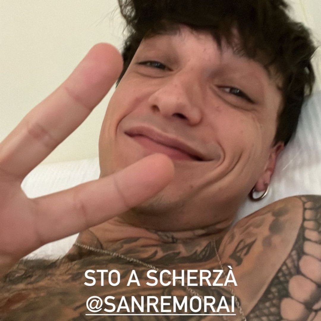 mindofvale's tweet image. Ultimo si è redento mettendoci la faccia in video e interviste dopo aver perso veramente la sciabarabba e ora sorride in ricordo della propria figura di m. 
E poi c'è #Blanco che scrive le letterine su IG 👍
#Sanremo2023