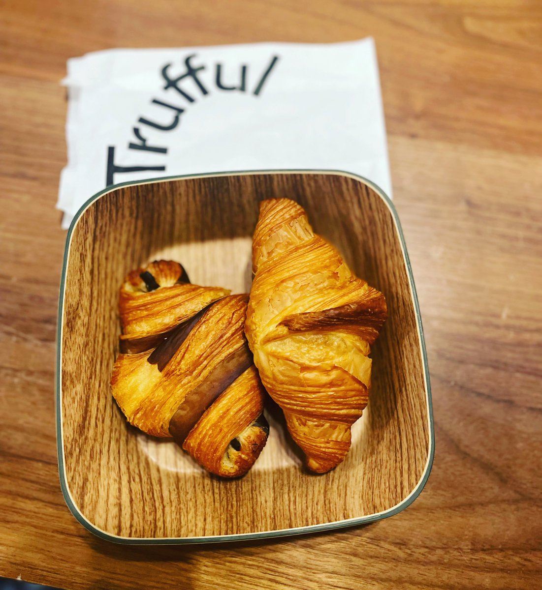 macaroni054's tweet photo. 新しく出来たお店の
トリュフクロワッサン🥐
#Trufful https://t.co/9hDgQAObnV