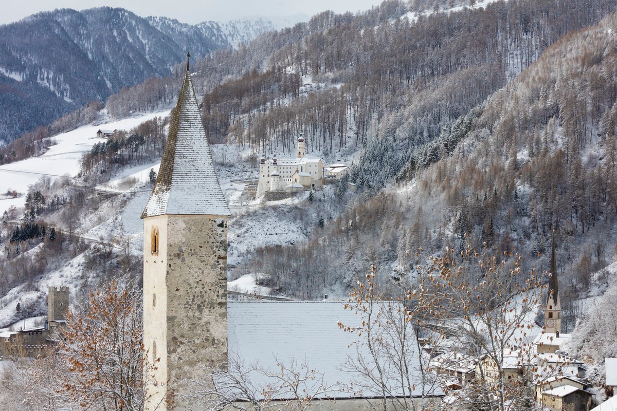 suedtirol_info's tweet photo. Let our #livepictures take you to South Tyrol. You breathe in slowly, your mind gets light, your body relaxes. 💙 You’re where the mountains are covered in white and lighted cities are ready to be discovered. Welcome to #SouthTyrol!
https://t.co/7MRsICgPoO
#Suedtirol #AltoAdige https://t.co/Jdis9js1wX