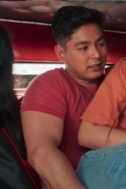 heirrence's tweet photo. grabe naman ang biceps ni coco 💪 https://t.co/Q5ShQ8iDHy