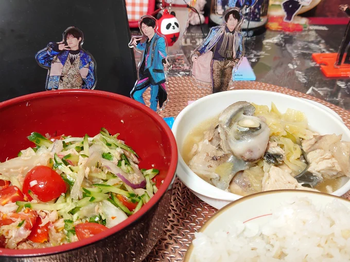 自炊偉飯〜〜タイ風サラダと宮舘のあごの出汁で煮たブリ!!!! 